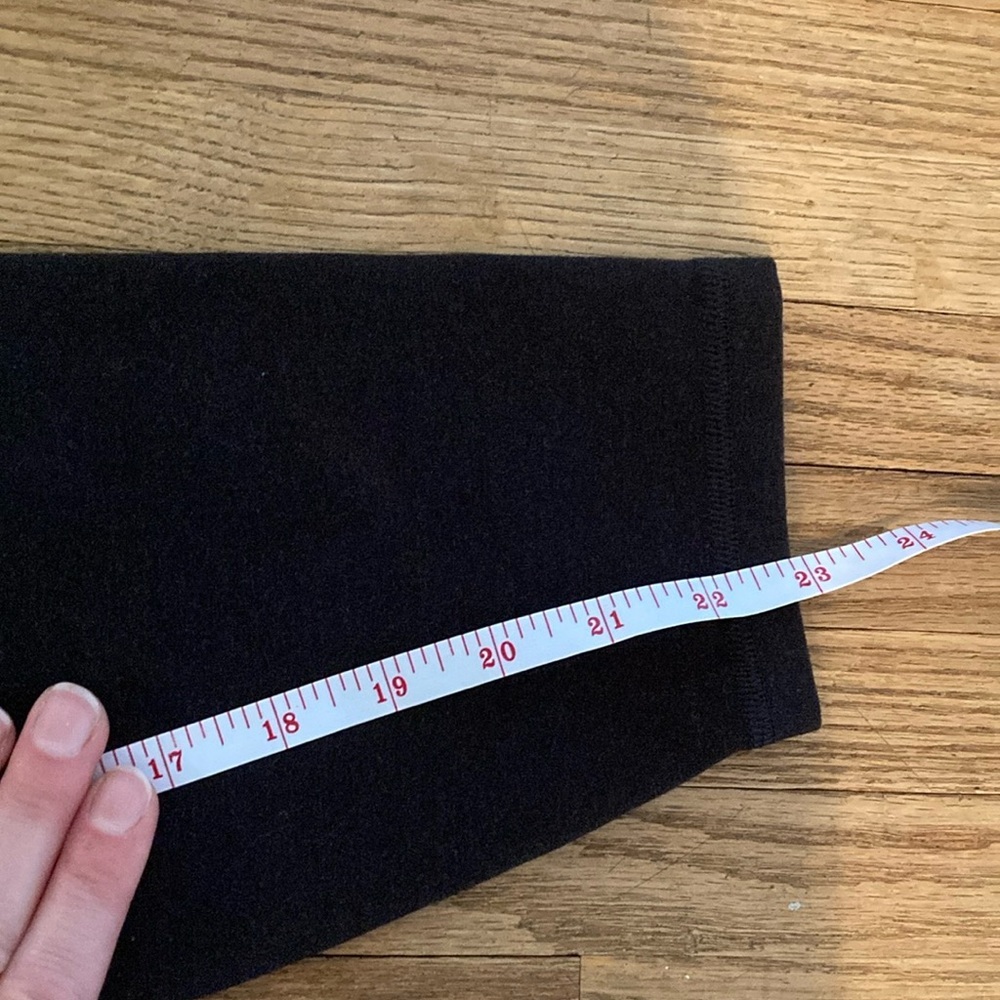 Old Navy Maternity Black Full-Length Leggings with Supportive Waistband - Picture 9 of 9